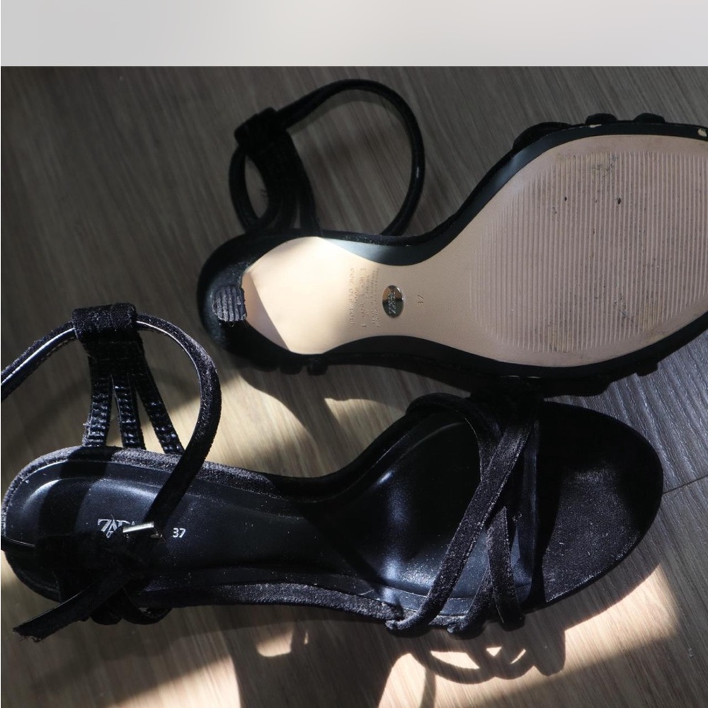 Elegant Black Strappy Women's Sandals